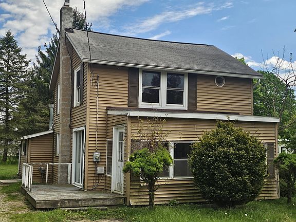 2nd image of 143 S Hobart St