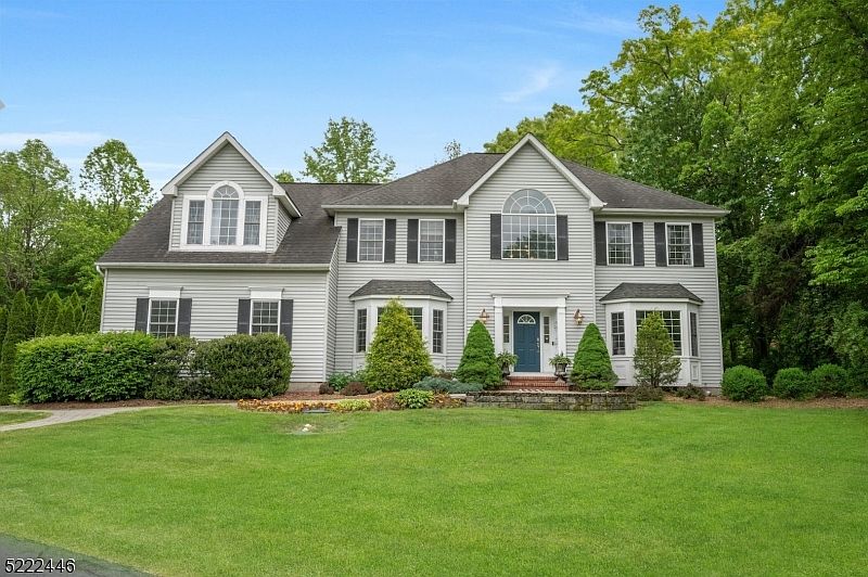 1st image of 11 Tallyho Ln