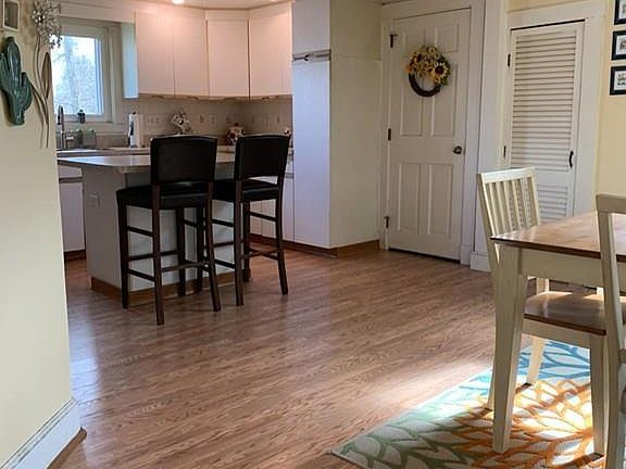 4th image of 8 Glenwood Ave