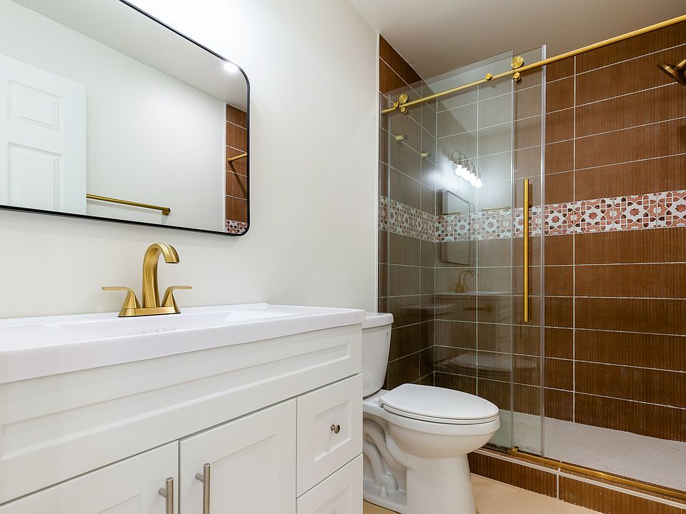 1st image of 2915 N 16th Ave #2