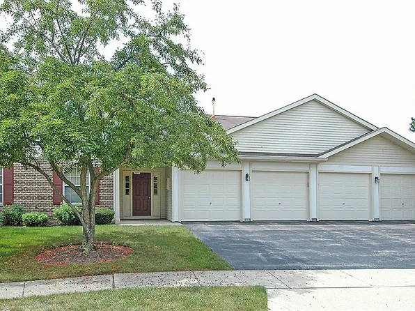 1028 Wynnfield Ct #16B22, Elgin, IL 60120