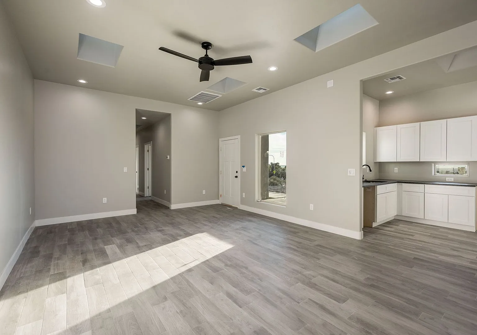 2920 Fairway Dr New Modern 3-Bedroom Townhome for Rent in Las Cruces — Photo 4