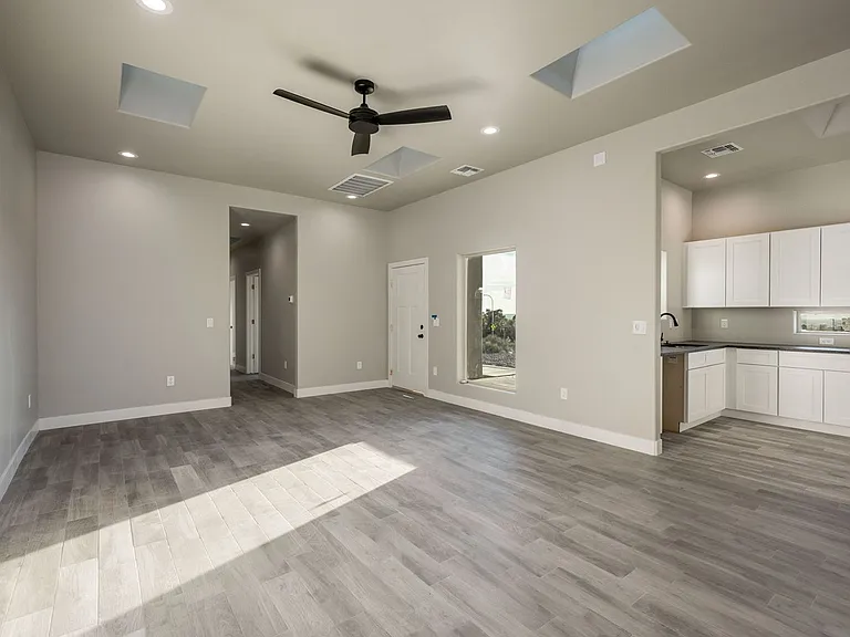2920 Fairway Dr — Photo 4