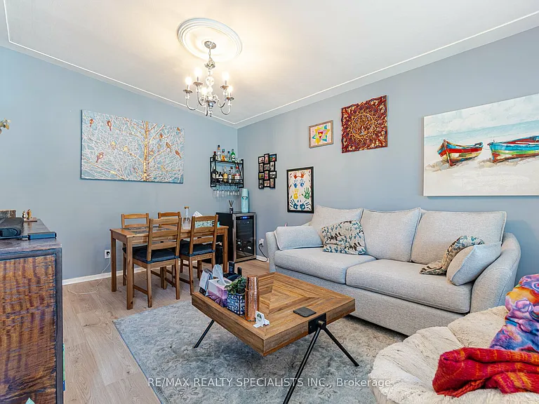 22 Balmoral Dr — Photo 6