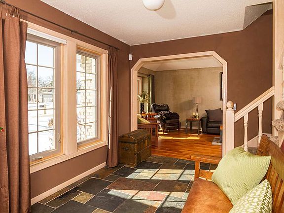 5th image of 1666 Kristin Ct NE