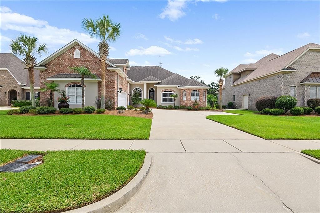 1156 Heron Lakes Cir — Heron Lakes Country Club