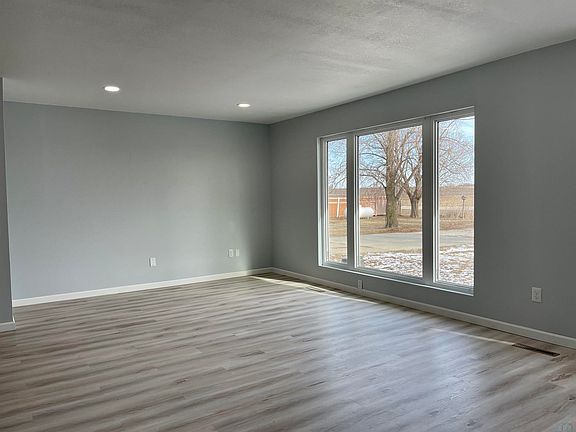 3rd image of 1649 Gard Ave