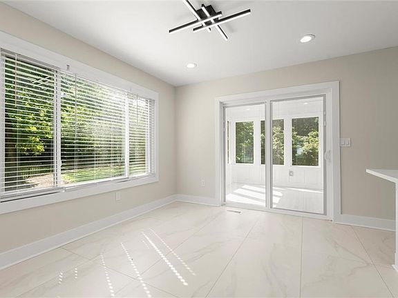 5th image of 404 Way Bridge Ct NE