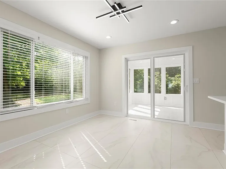 404 Way Bridge Ct NE — Photo 5