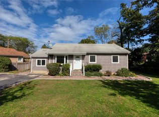 367 Greenlawn Rd, Greenlawn, NY 11740