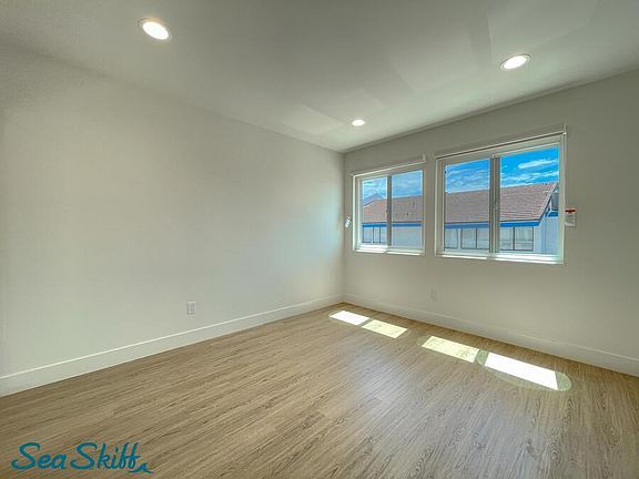 2nd image of 150 10th St APT 2