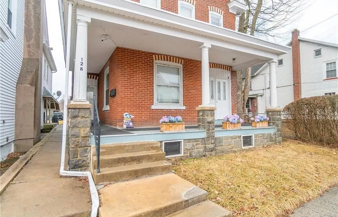 Building Photo - 128 N 4th St #1