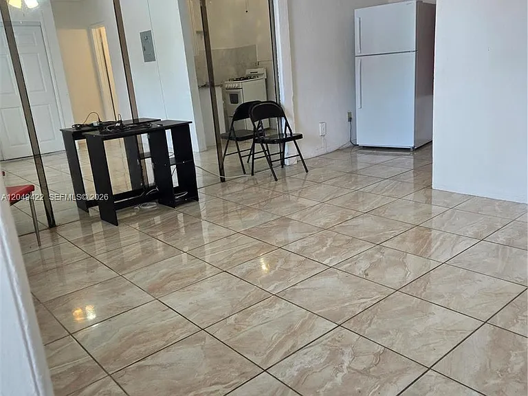 400 SW 21st Ave #3 — Photo 7