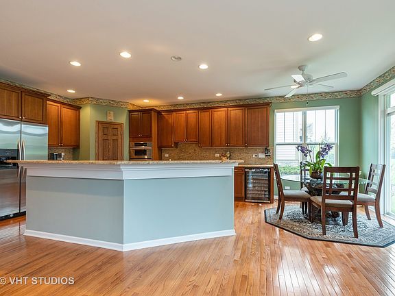 2nd image of 1854 Crenshaw Cir