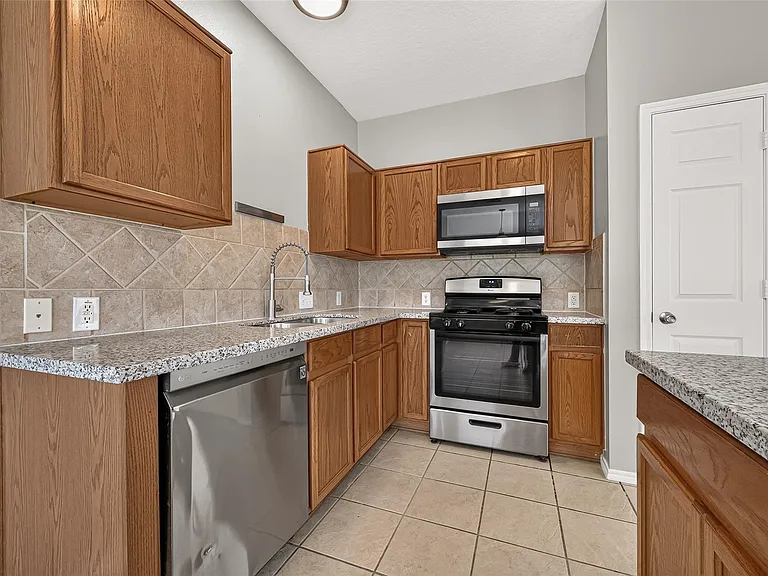 14922 Sugar Sweet Dr — Photo 23