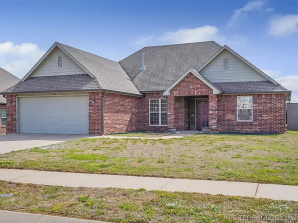 108 W Evergreen St, Skiatook, OK 74070