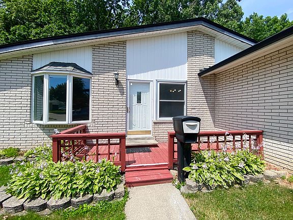 2nd image of 30129 Westwood Dr