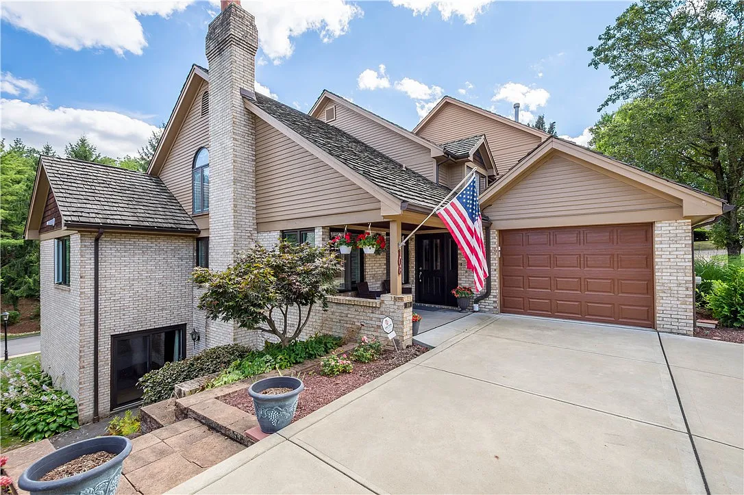 106 Village Ct photo 1
