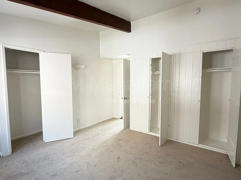7036 Hawthorn Ave #6 — Photo 6