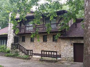609 Lawnwood Dr, Greenwood, IN 46142