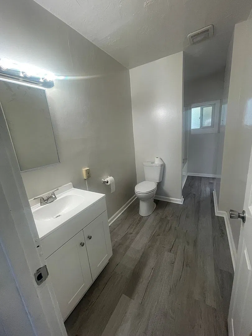 729a — Photo 4