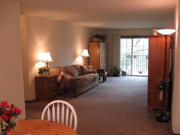 5th image of 207 Towne House Vlg