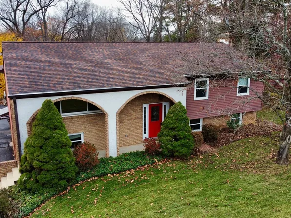 6262 Leader Dr, York, PA 17407