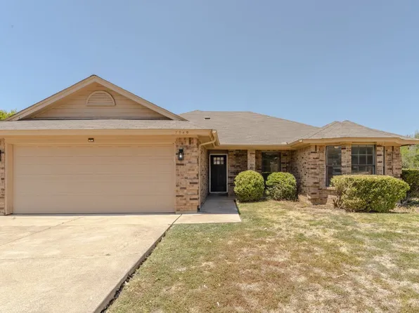 7949 Hunters Glen Dr, Watauga, TX 76148