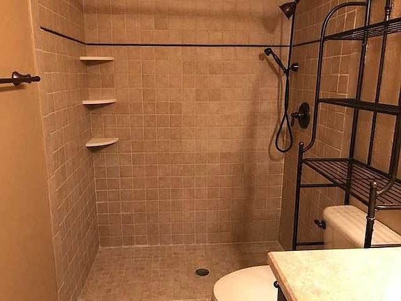4th image of 625 Greencove 129 Ter