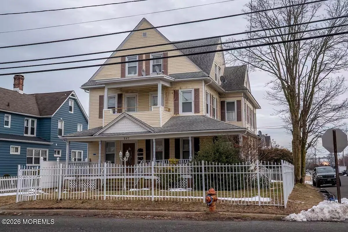 287 Westwood Ave — Photo 1