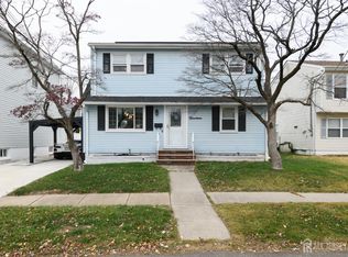 19 Dunlop Dr, Sewaren, NJ