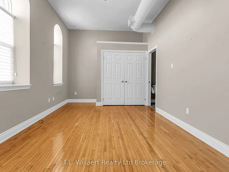 17 Brock St W #310 — Photo 5
