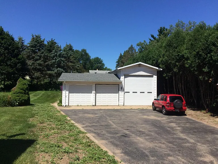 Detached Garage