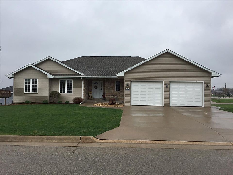 1st image of 447 Lezlie Dr