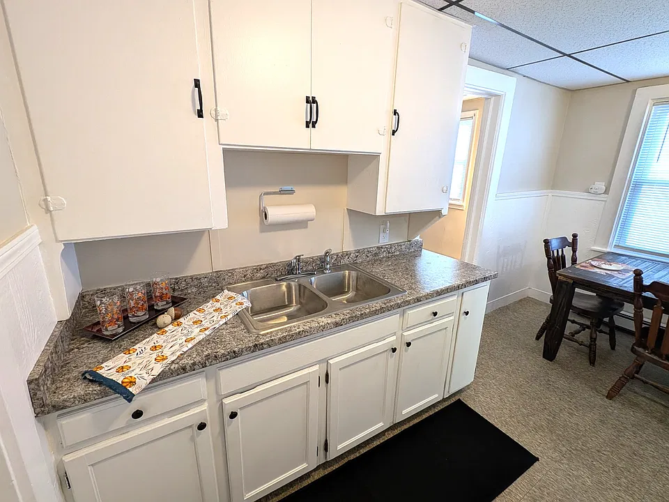 109 Goethe St #1