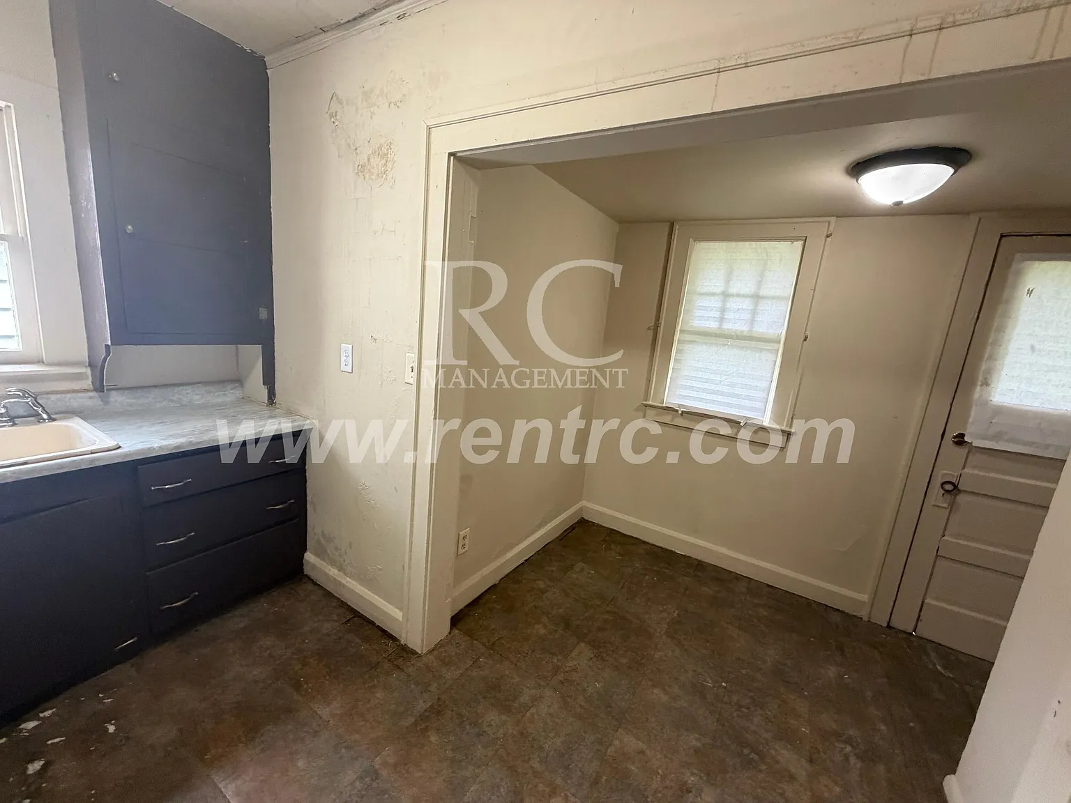 2 bed, 1000 sqft, $695 — Photo 3