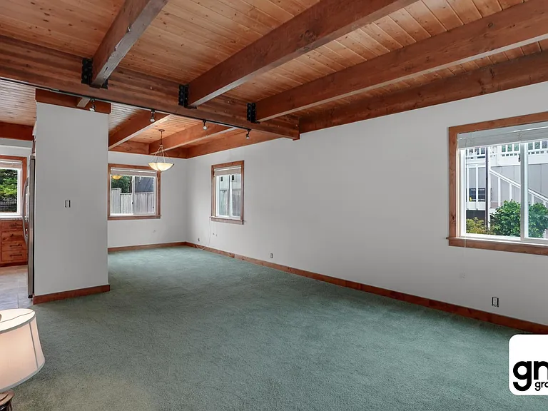 85 Valencia St — Photo 4