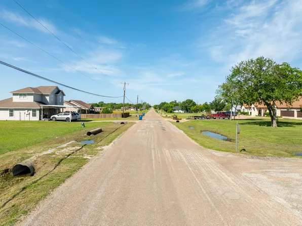 E Spurgeon St, Itasca, TX 76055