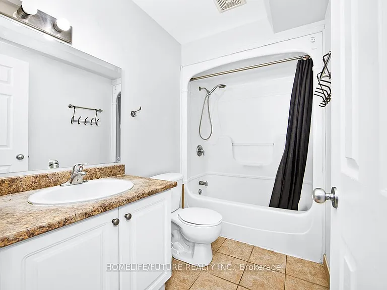 327 Spruce St #A — Photo 14