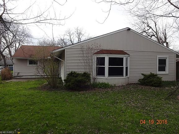 3rd image of 349 Adrian Dr