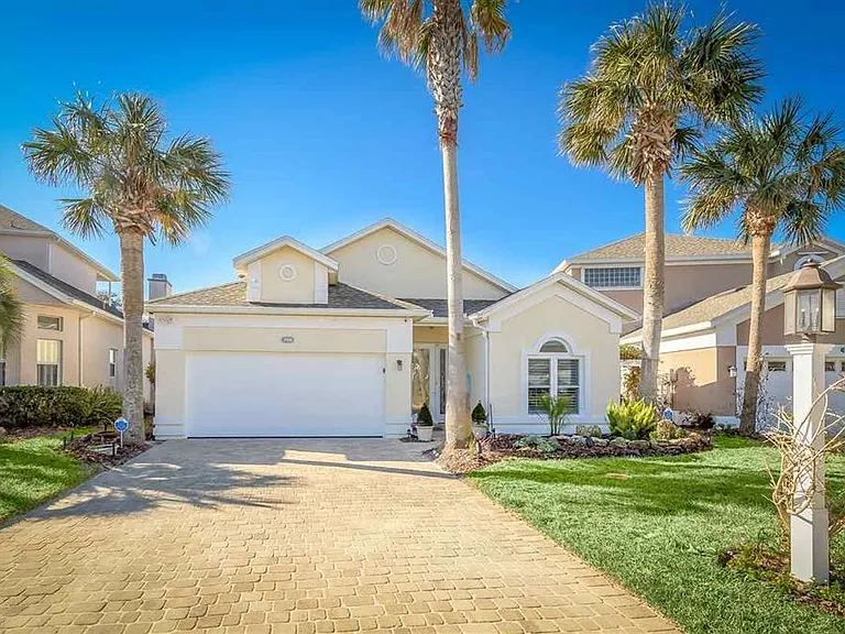 208 Somerset Ct — Photo 3