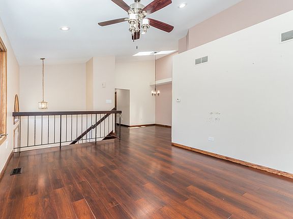 3rd image of 9255 Windsor Pkwy #9255