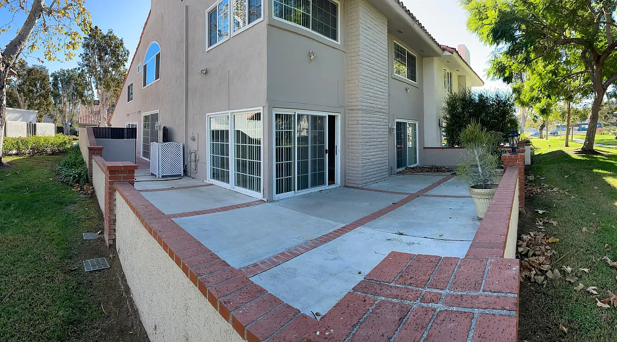 Wrap around backyard - 310 Vista Trucha