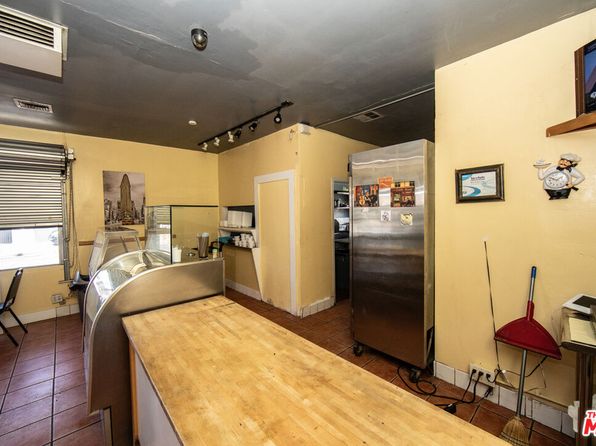 los-angeles-california-2098295573 picture