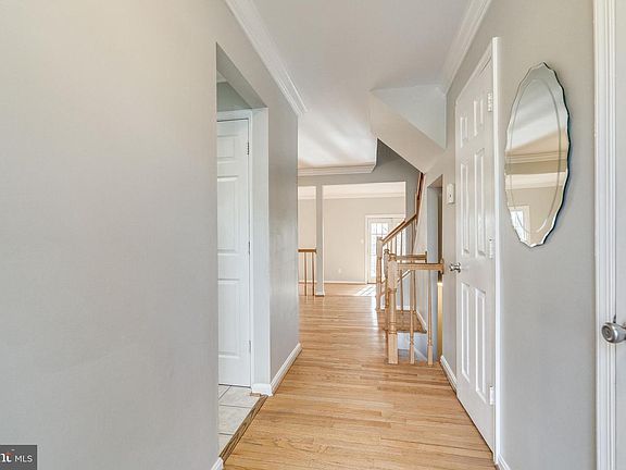 3rd image of 8067 Morning Meadow Ct