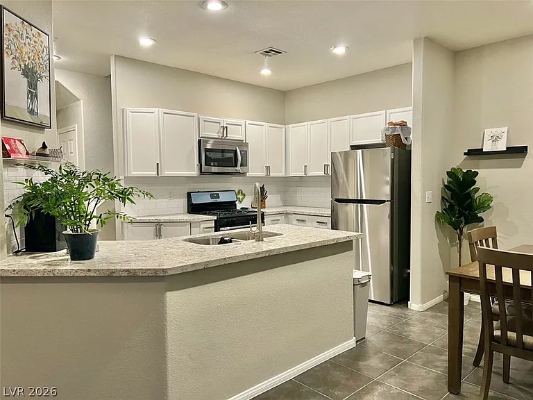 243 Intellectual Ct — Photo 1