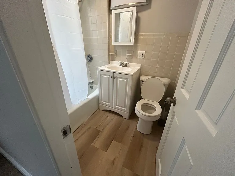 415 Main St — Photo 8