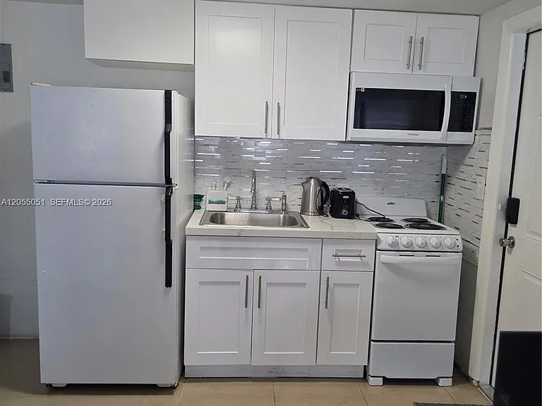 5712 Hollywood Blvd #1 — Photo 1
