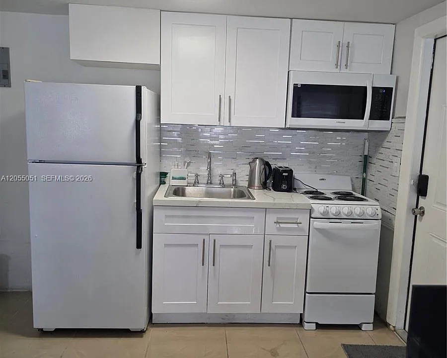 5712 Hollywood Blvd #1