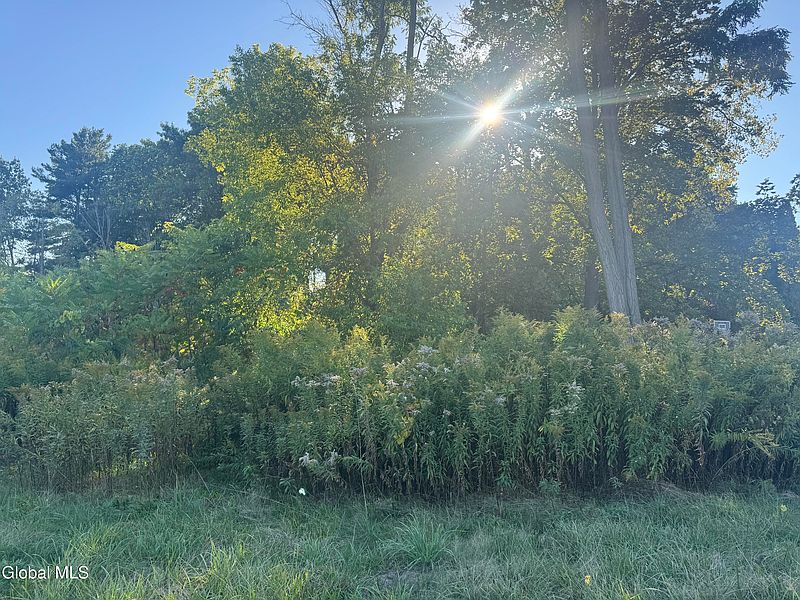 5th image of 2482 Troy Schenectady Road